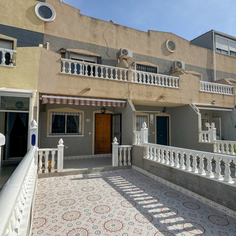 2 Bed 2 Bath Town House in Orihuela Costa - Caza De Casa