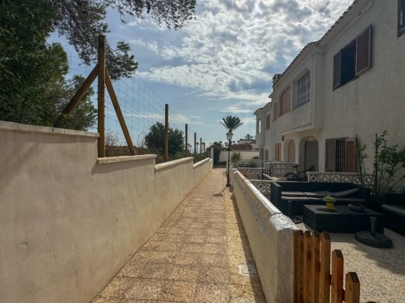 3 Bedroom 2 Bathroom Town House in Orihuela Costa - Caza De Casa