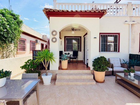 2 Bedroom 1 Bathroom Town House in Daya Vieja - Caza De Casa