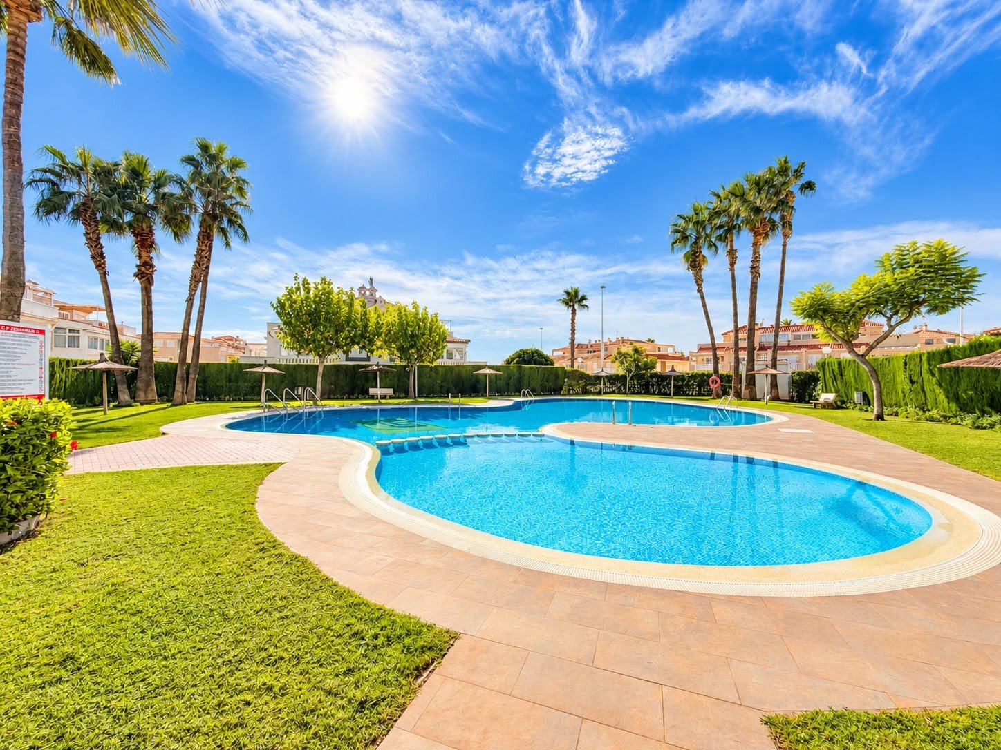 3 Bedroom 2 Bathroom Town House in Alicante - Caza De Casa