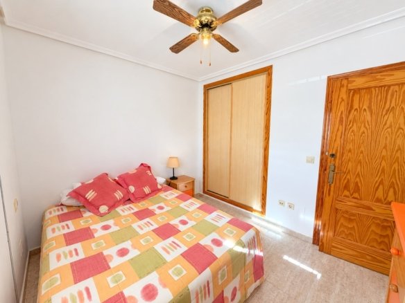 3 Bedroom 2 Bathroom Town House in Alicante - Caza De Casa