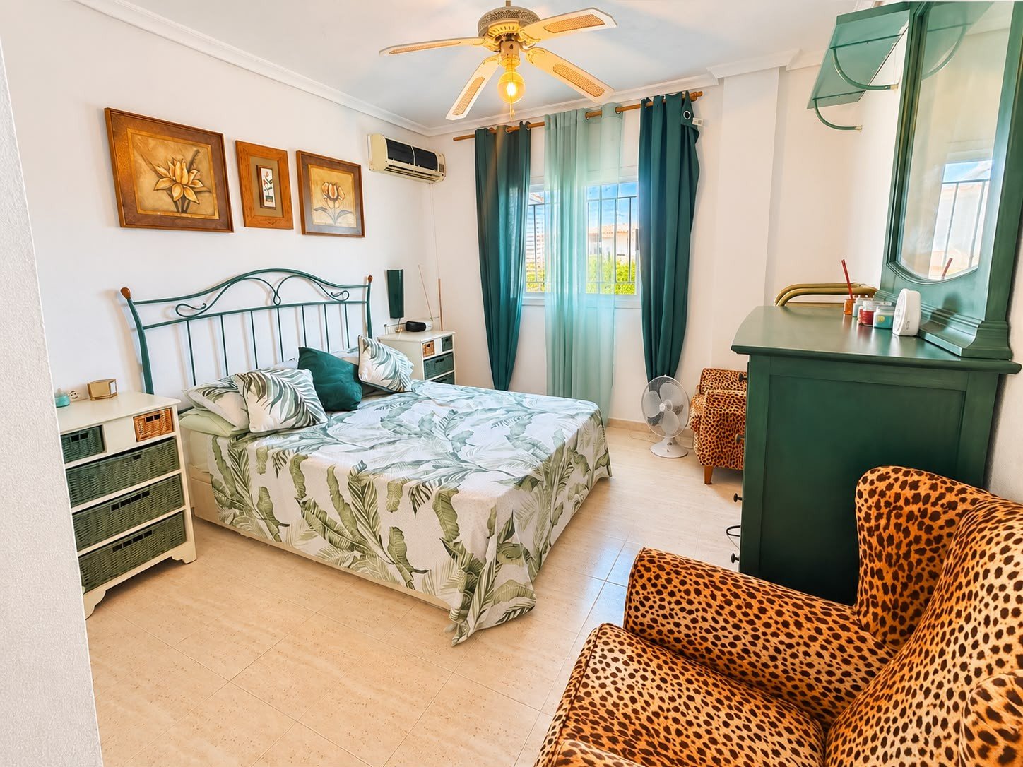 3 Bedroom 2 Bathroom Town House in Alicante - Caza De Casa