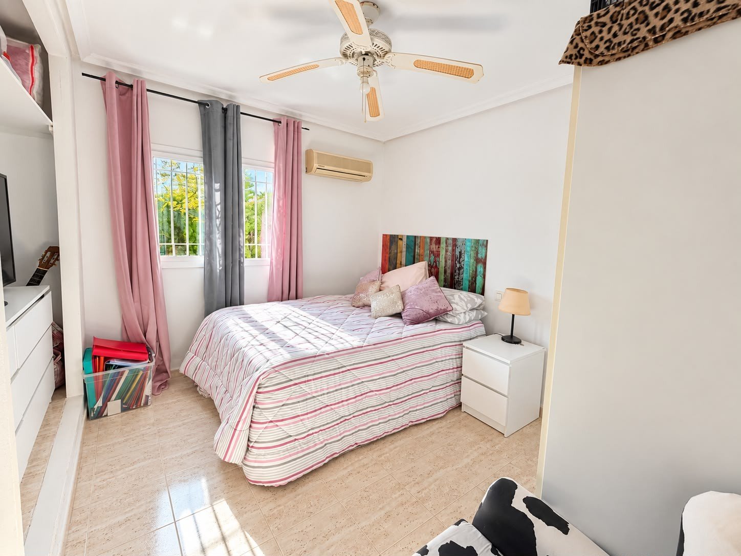 3 Bedroom 2 Bathroom Town House in Alicante - Caza De Casa