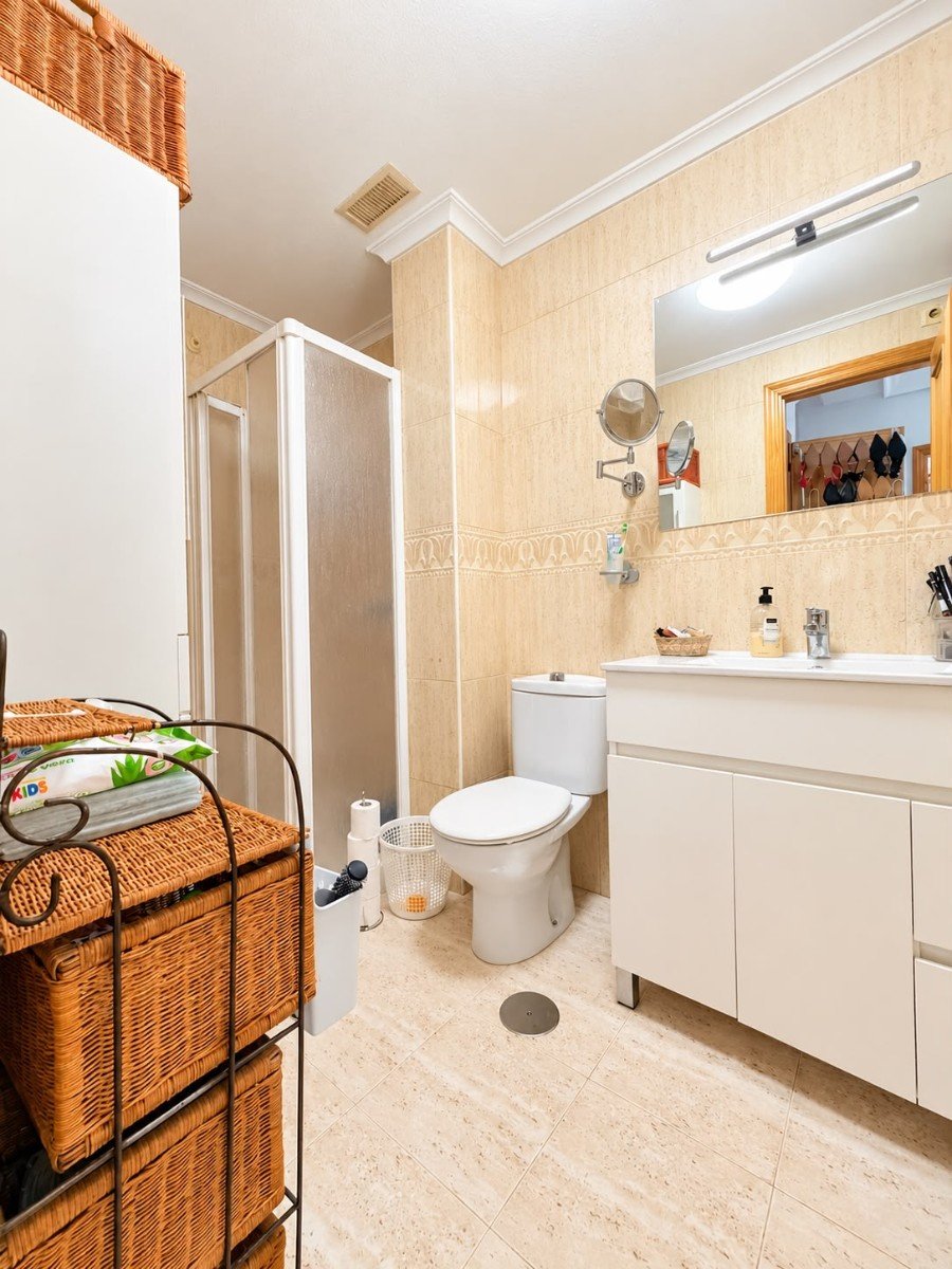 3 Bedroom 2 Bathroom Town House in Alicante - Caza De Casa