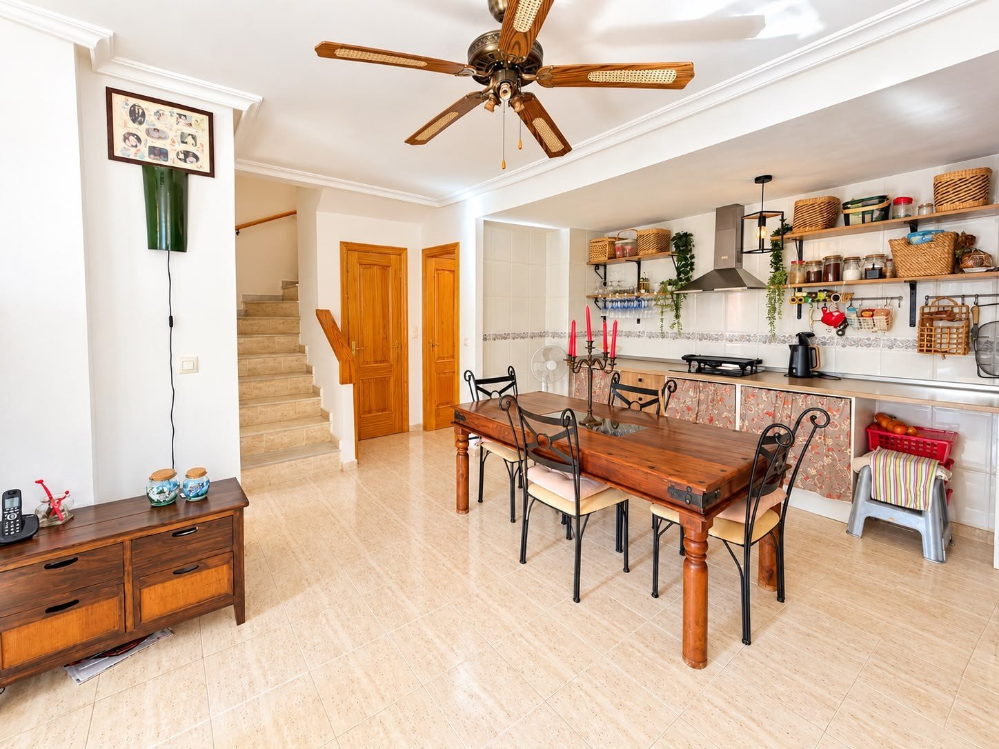 3 Bedroom 2 Bathroom Town House in Alicante - Caza De Casa