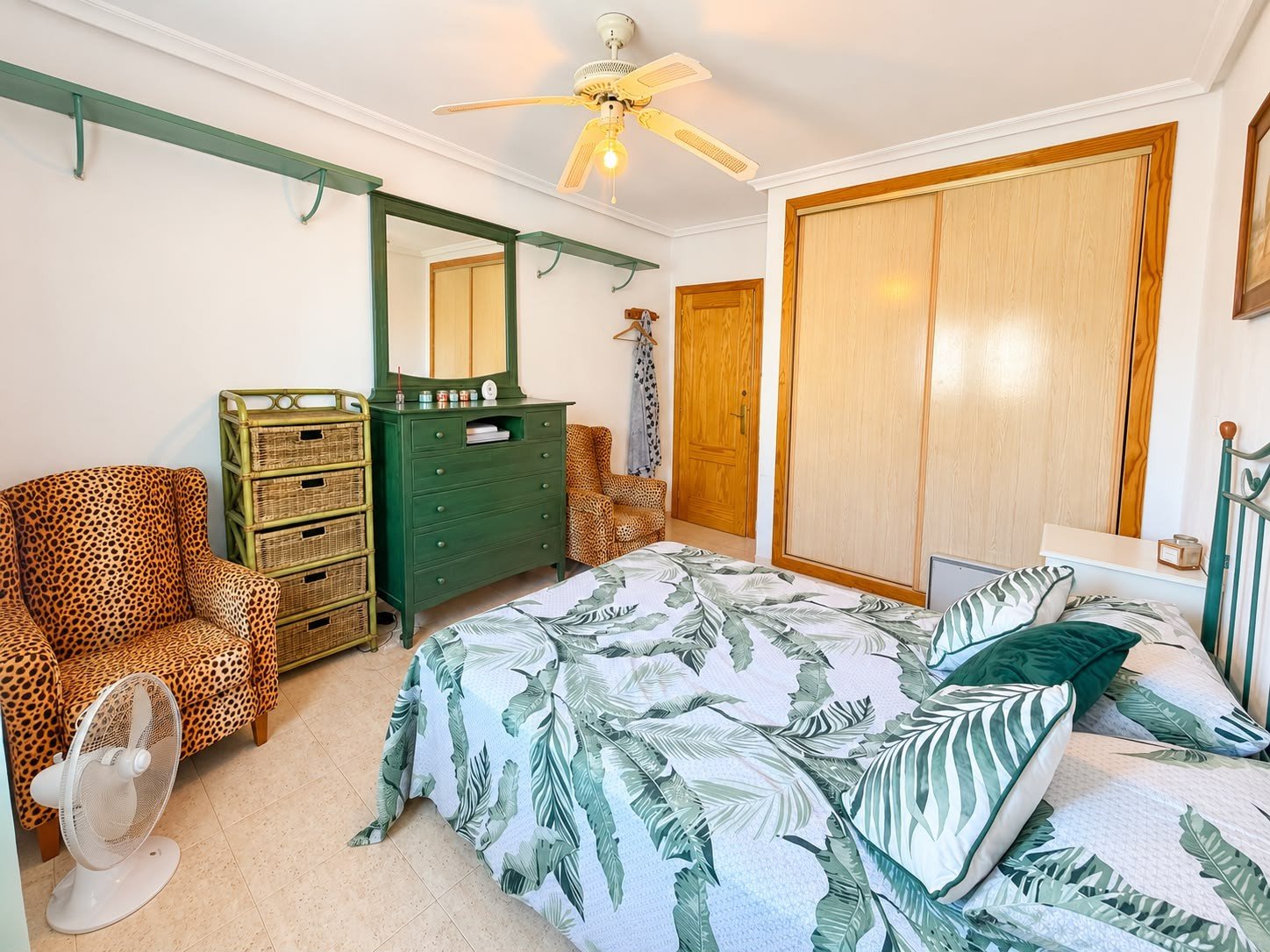 3 Bedroom 2 Bathroom Town House in Alicante - Caza De Casa