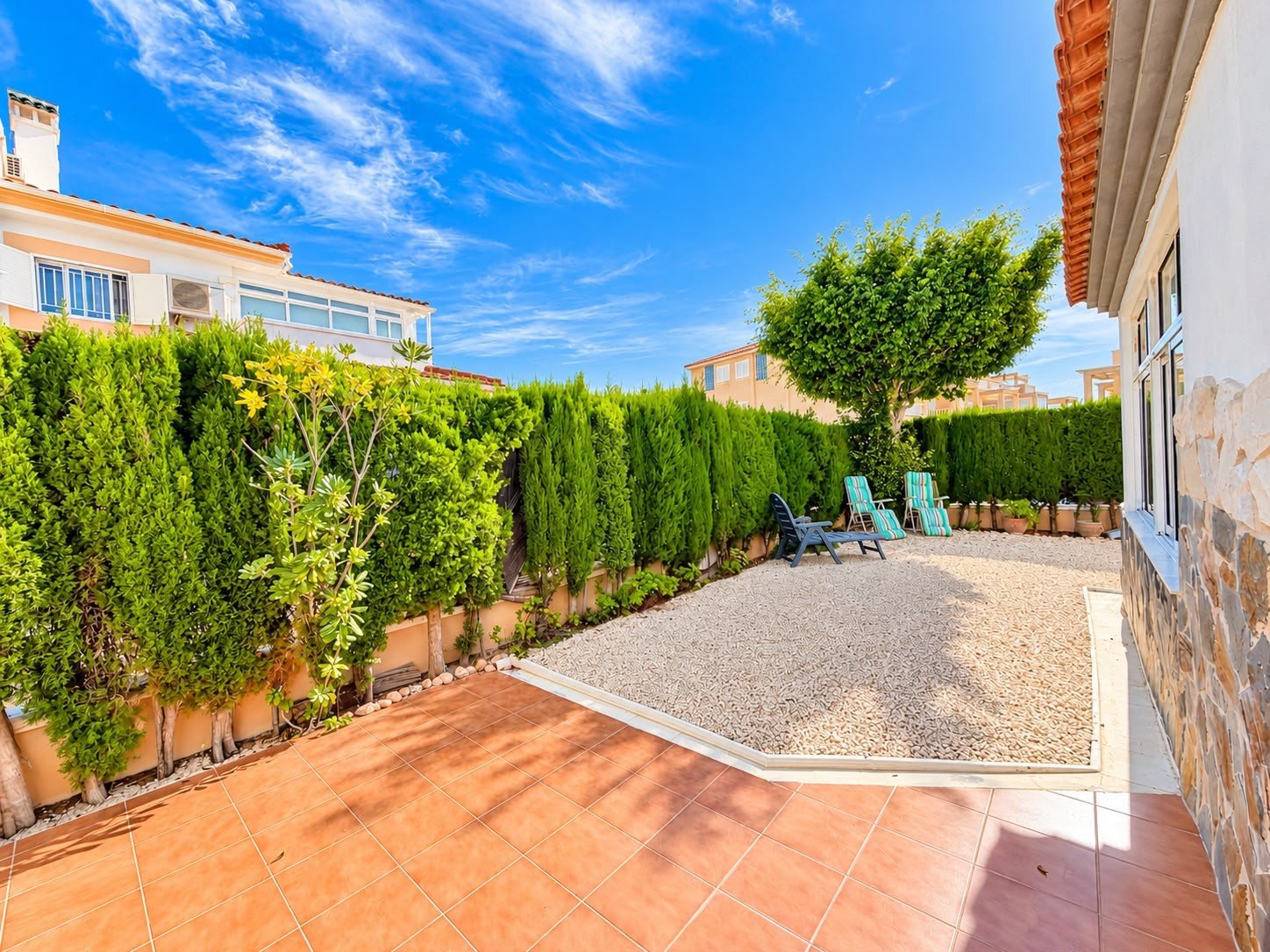 3 Bedroom 2 Bathroom Town House in Alicante - Caza De Casa