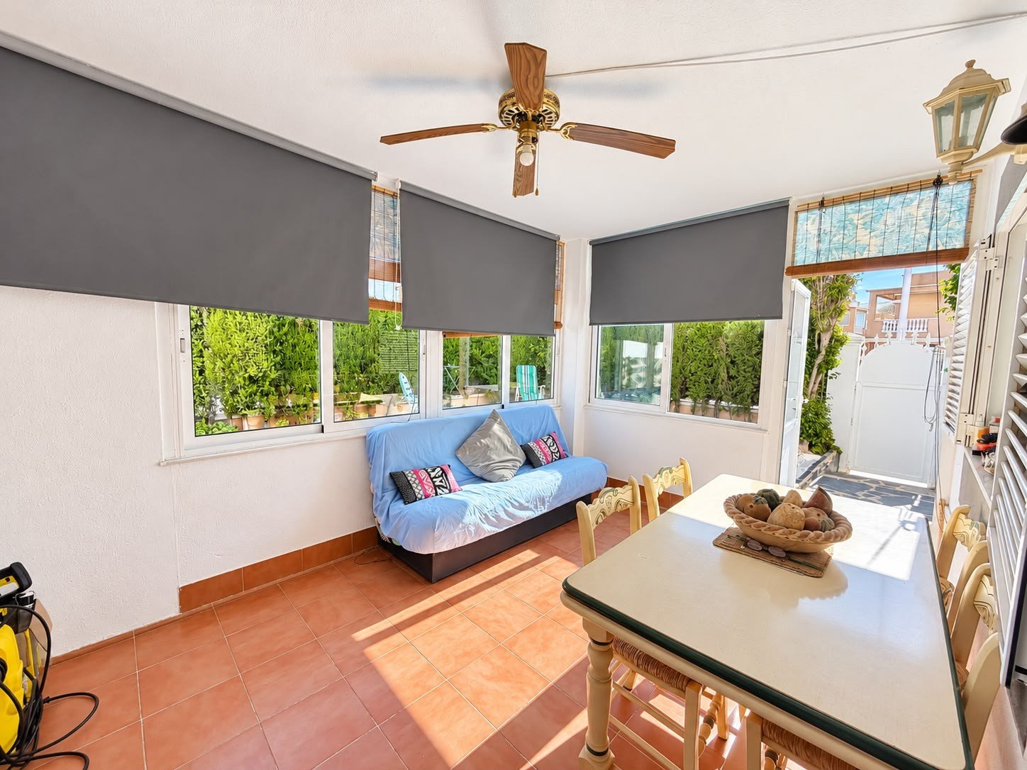 3 Bedroom 2 Bathroom Town House in Alicante - Caza De Casa