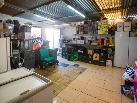 Commercial in Orihuela - Caza De Casa