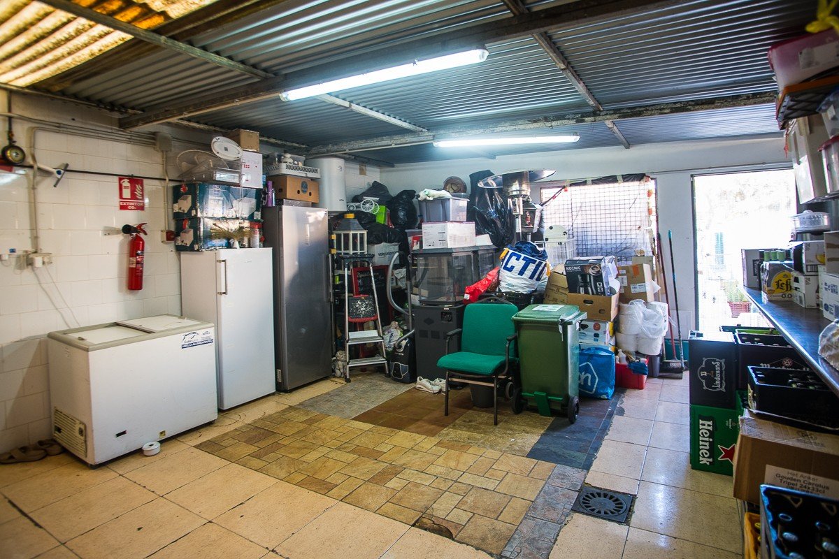 Commercial in Orihuela - Caza De Casa