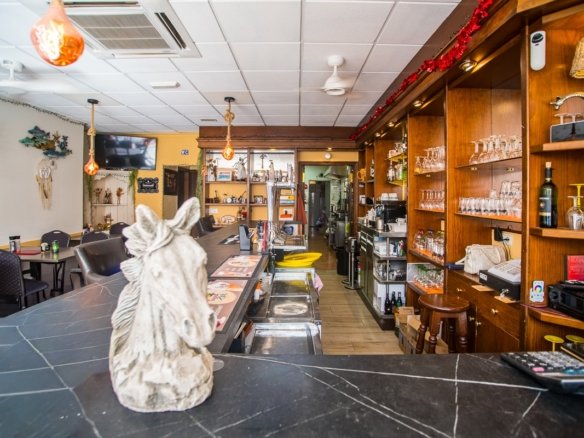 Commercial in Orihuela - Caza De Casa