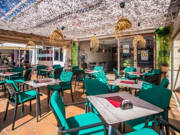 Commercial in Orihuela - Caza De Casa