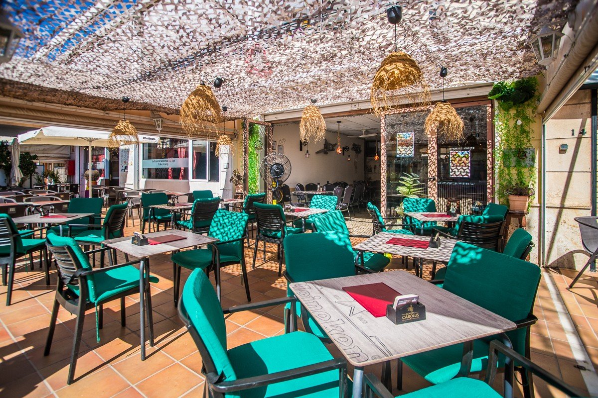 Commercial in Orihuela - Caza De Casa