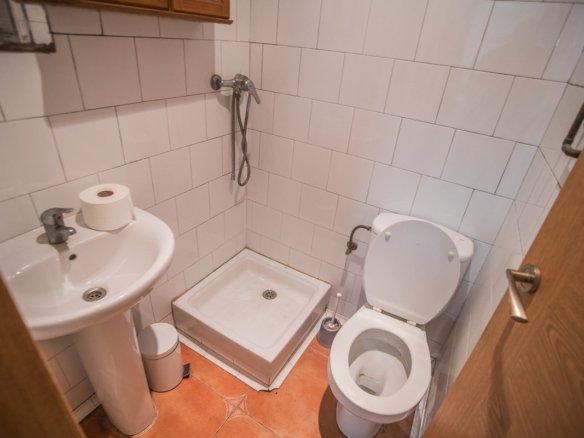 Commercial in Orihuela - Caza De Casa