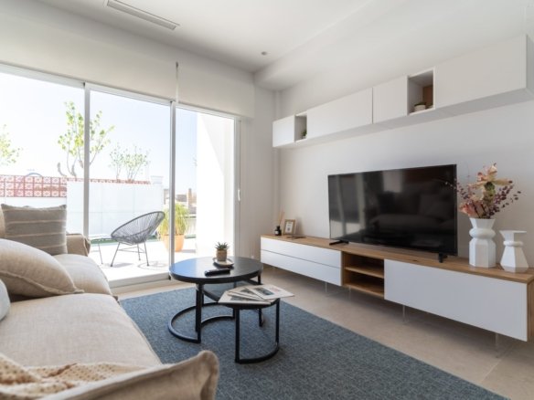 3 Bedroom 3 Bathroom Villa in Pilar de La Horadada - Caza De Casa