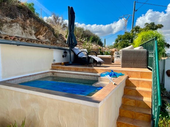 3 Bedroom 2 Bathroom Villa in Benferri - Caza De Casa