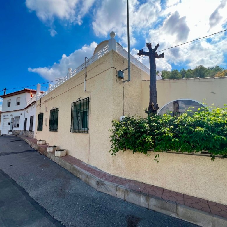 3 Bedroom 2 Bathroom Villa in Benferri - Caza De Casa