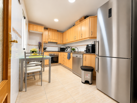 3 Bedroom 2 Bathroom Town House in Daya Nueva - Caza De Casa
