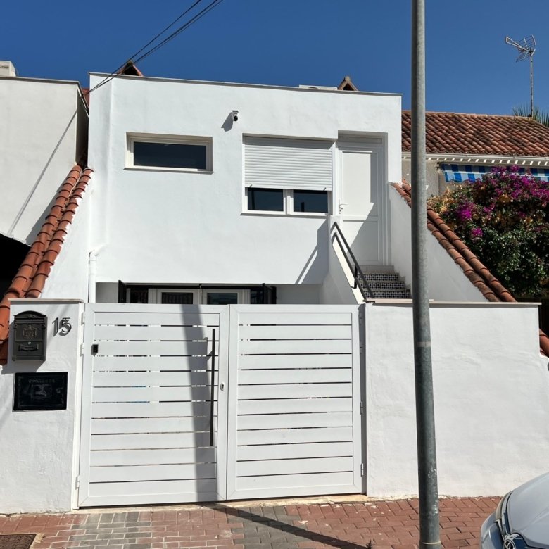 3 Bedroom 2 Bathroom Town House in Torrevieja - Caza De Casa
