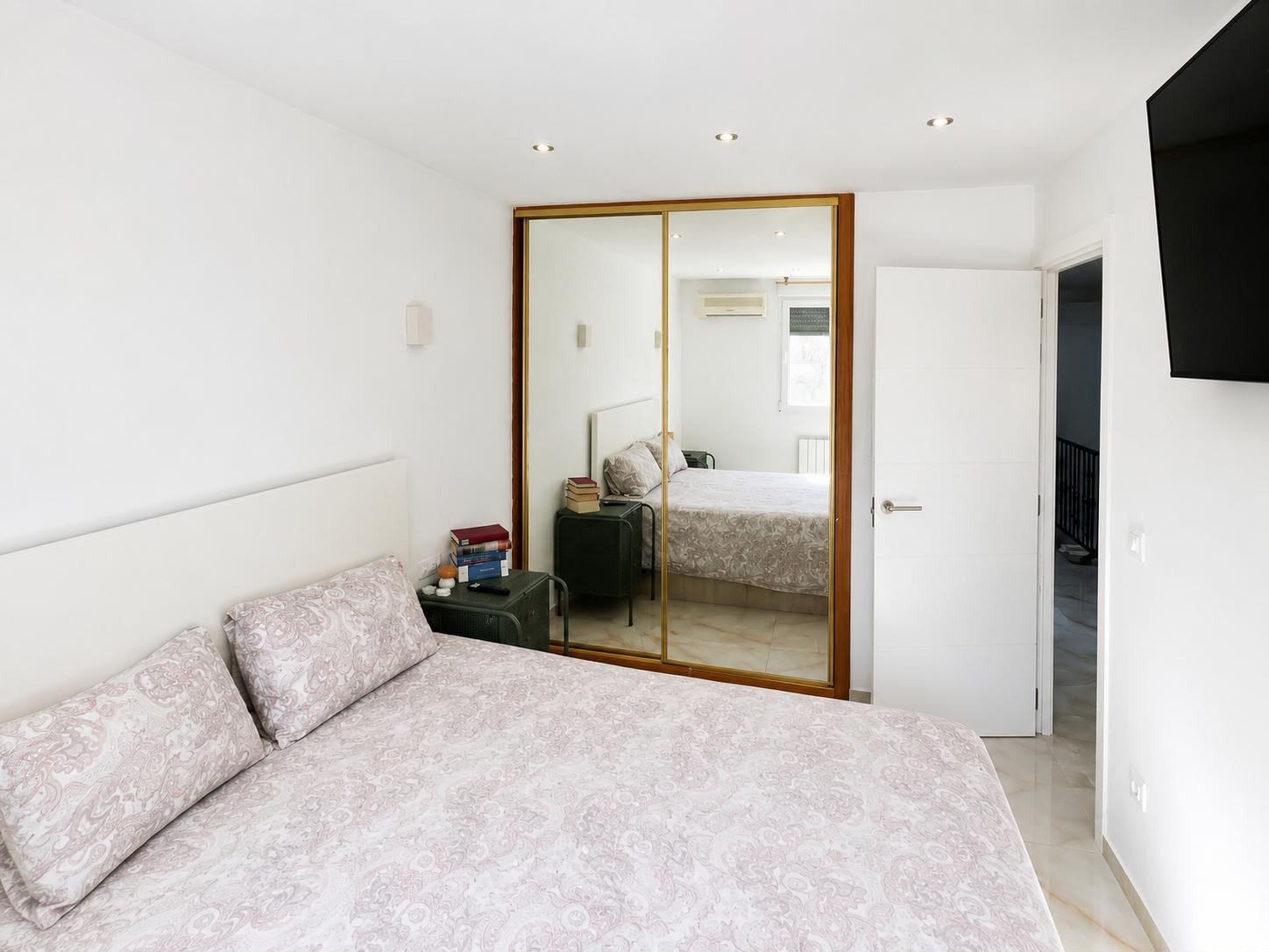 3 Bedroom 2 Bathroom Town House in Torrevieja - Caza De Casa