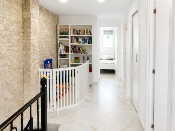 3 Bedroom 2 Bathroom Town House in Torrevieja - Caza De Casa