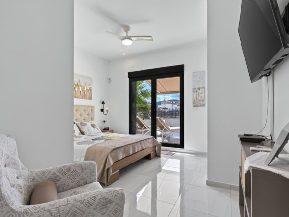 3 Bedroom 3 Bathroom Villa in Bigastro - Caza De Casa