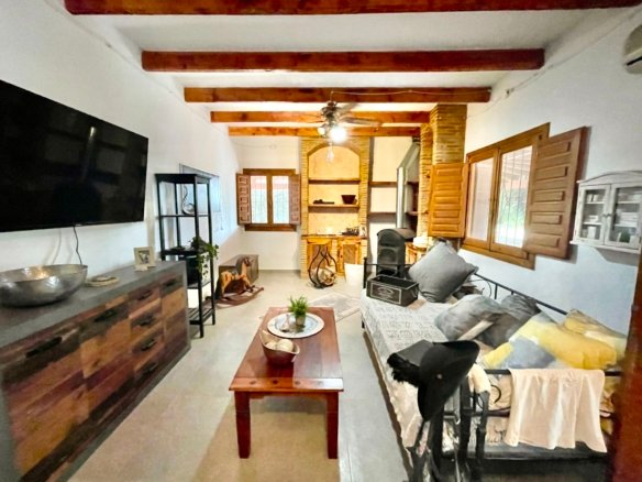 3 Bedroom 2 Bathroom Country House in Orihuela - Caza De Casa