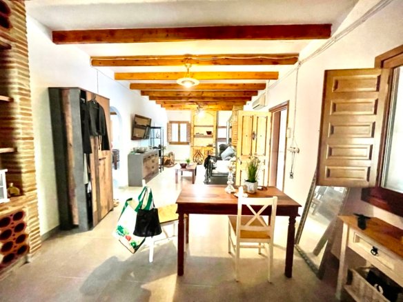 3 Bedroom 2 Bathroom Country House in Orihuela - Caza De Casa