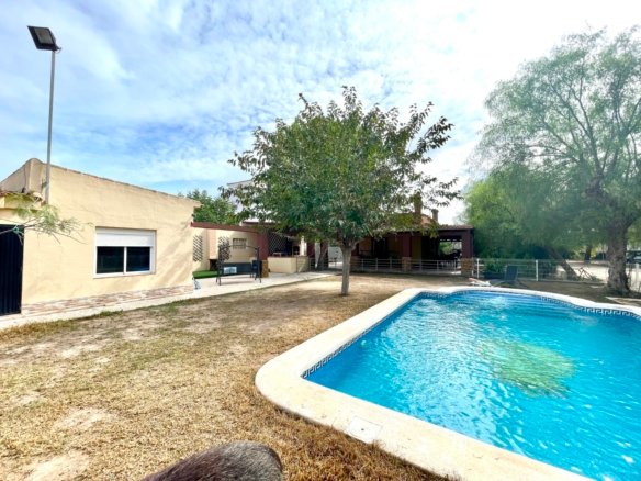 3 Bedroom 2 Bathroom Country House in Orihuela - Caza De Casa