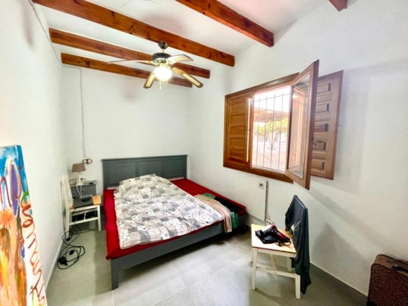 3 Bedroom 2 Bathroom Country House in Orihuela - Caza De Casa