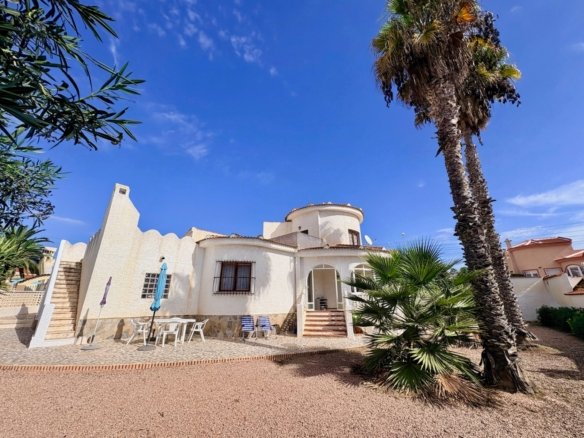 3 Bedroom 2 Bathroom Villa in Rojales - Caza De Casa