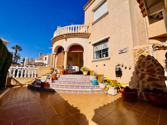 3 Bedroom 2 Bathroom Town House in Orihuela Costa - Caza De Casa