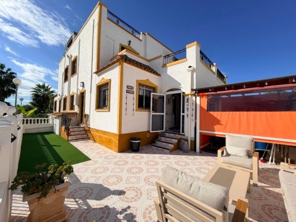 3 Bedroom 2 Bathroom Town House in Orihuela - Caza De Casa