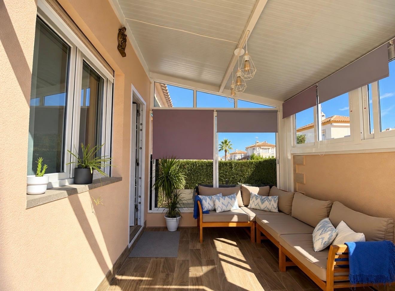 o_1k5cq8kem13ntbrh135c18oc1rab3d 3 Bedroom 2 Bathroom Villa in Orihuela Costa - Caza De Casa