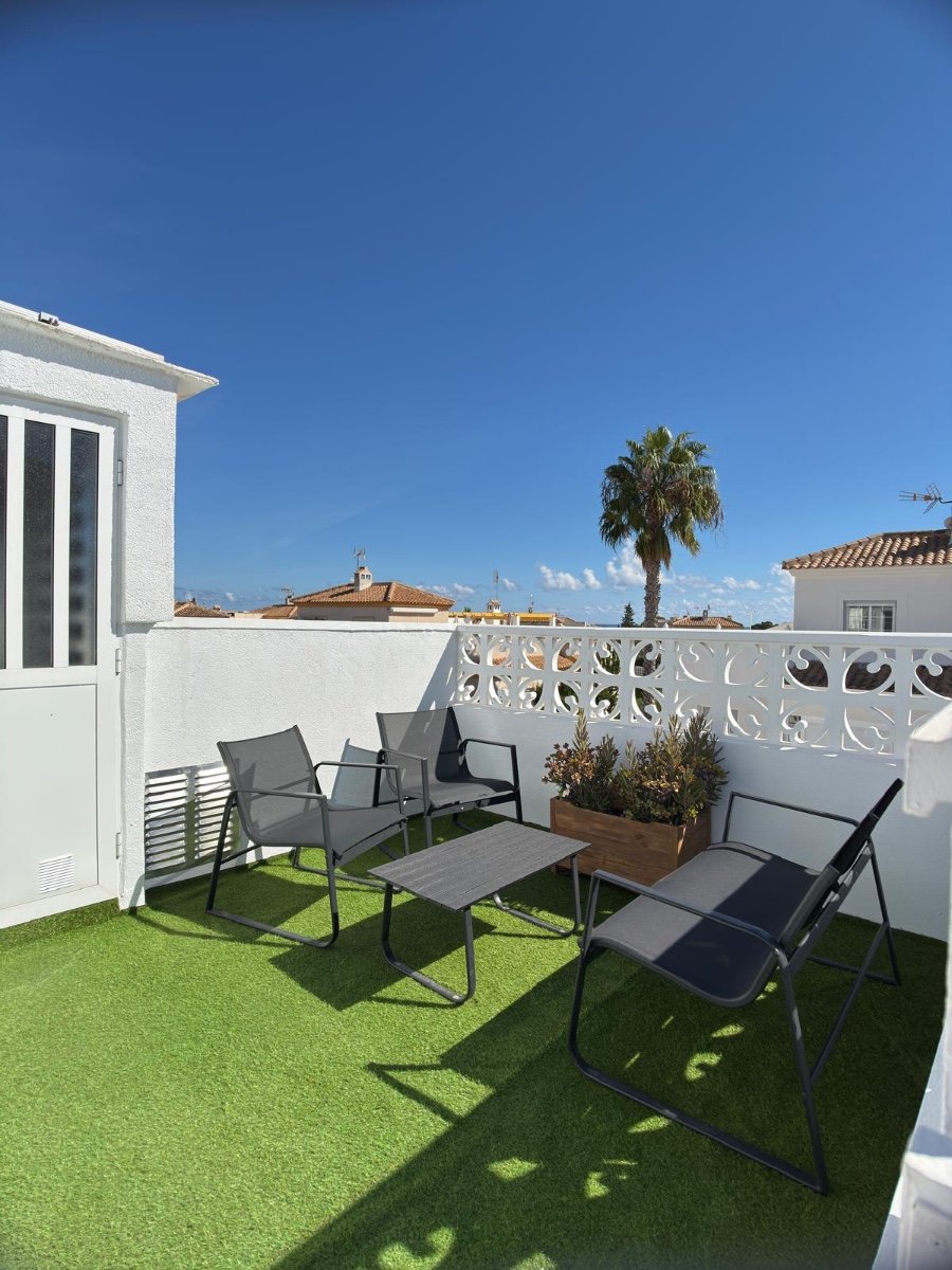 o_1k5cq8kem19ho12u07vv1f091l3l3q 3 Bedroom 2 Bathroom Villa in Orihuela Costa - Caza De Casa