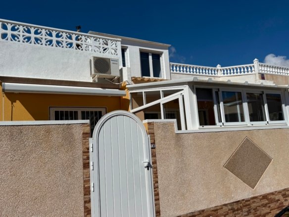 3 Bedroom 2 Bathroom Villa in Orihuela Costa - Caza De Casa