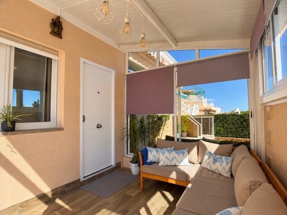 3 Bedroom 2 Bathroom Villa in Orihuela Costa - Caza De Casa