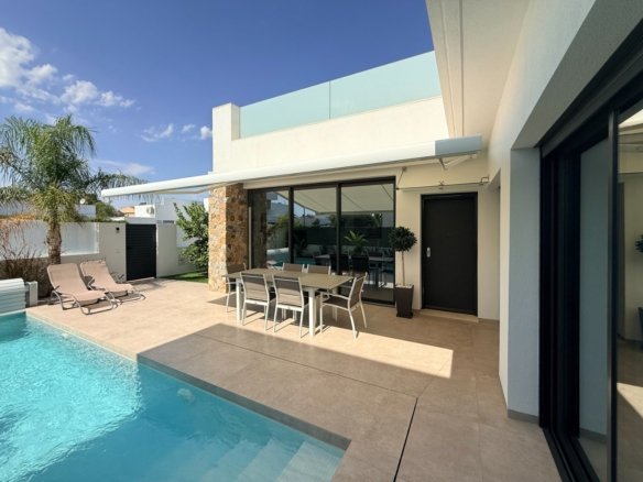 3 Bedroom 2 Bathroom Villa in San Javier - Caza De Casa