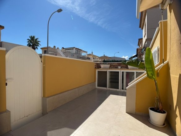 3 Bedroom 2 Bathroom Villa in Orihuela Costa - Caza De Casa