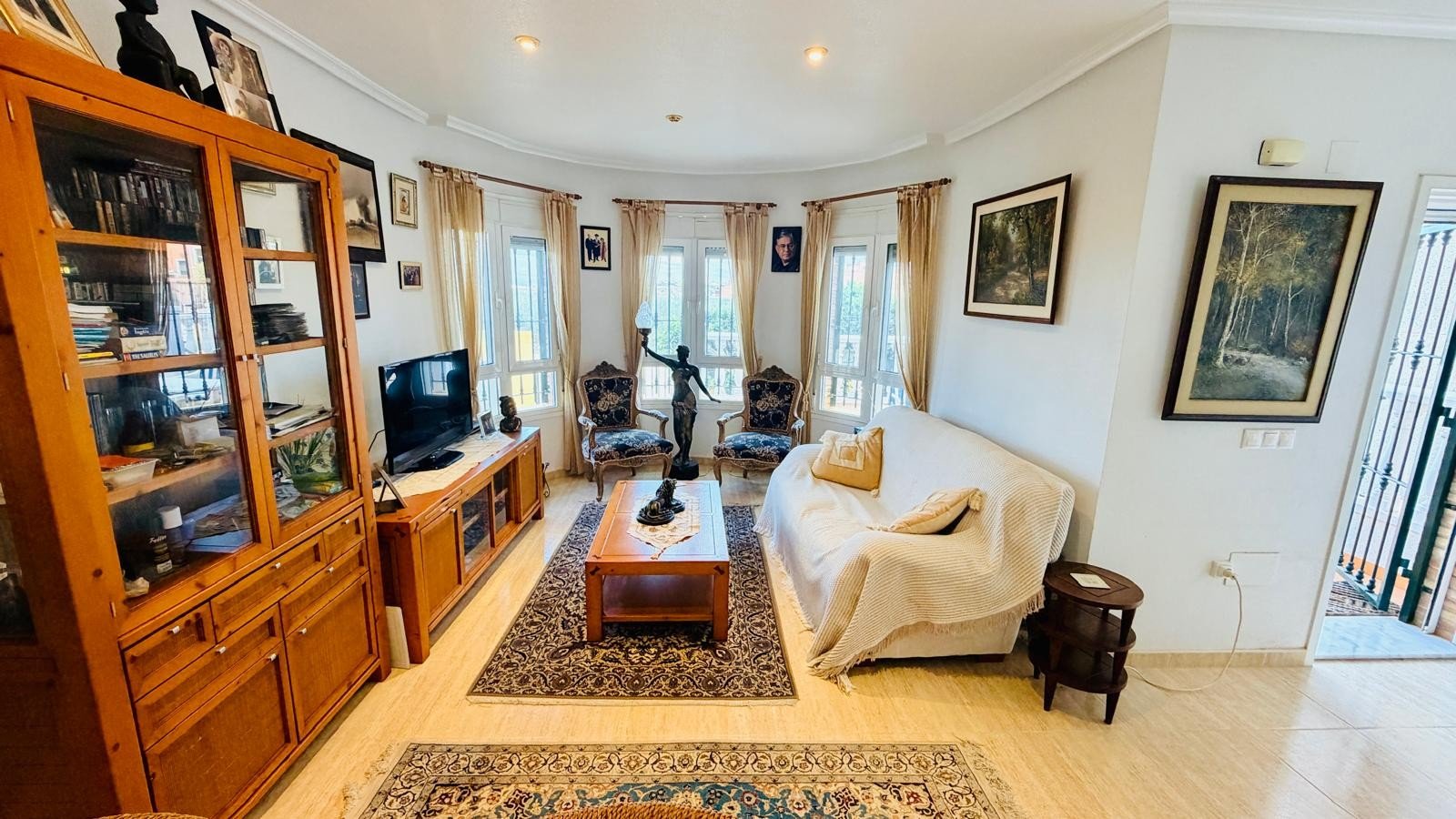 o_1k5hs3ut31h3c1kj1rd018o0epl2f 3 Bedroom 2 Bathroom Villa in Los Montesinos - Caza De Casa