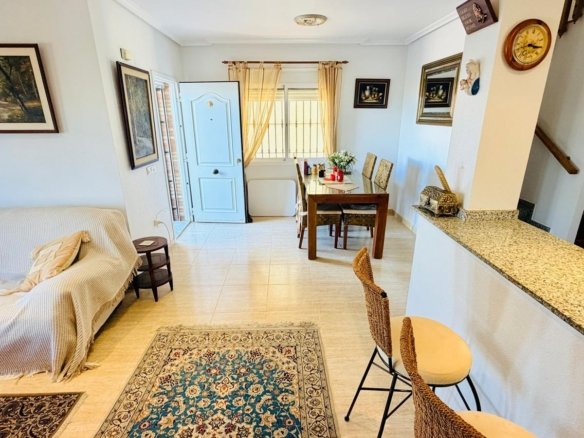 3 Bedroom 2 Bathroom Villa in Los Montesinos - Caza De Casa