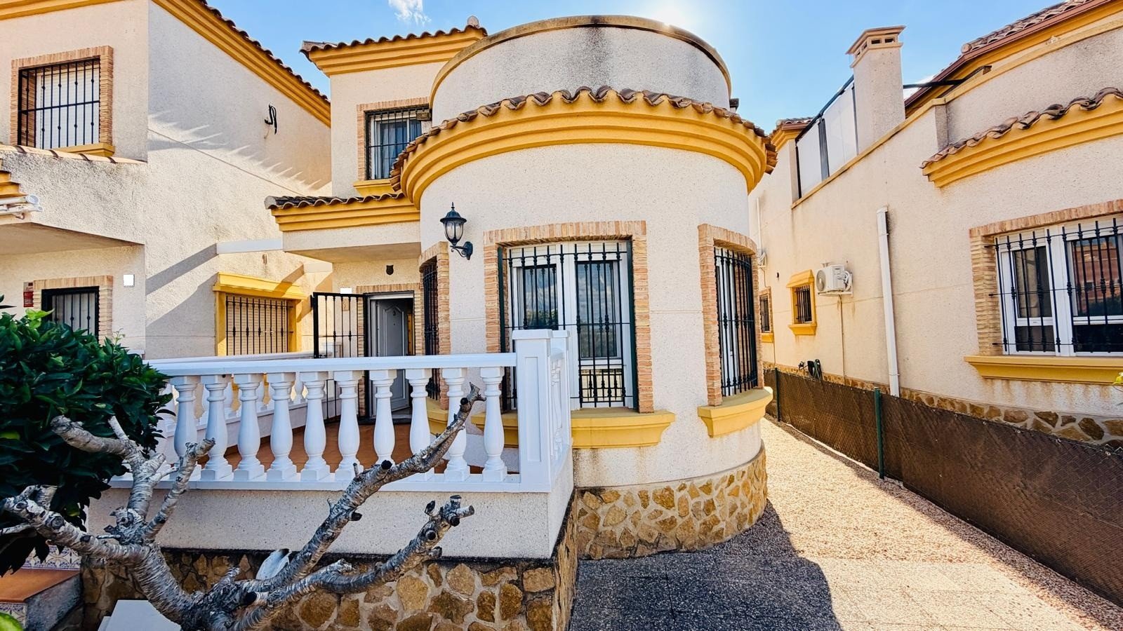 o_1k5hs3ut31uoamlob241u8817id30 3 Bedroom 2 Bathroom Villa in Los Montesinos - Caza De Casa