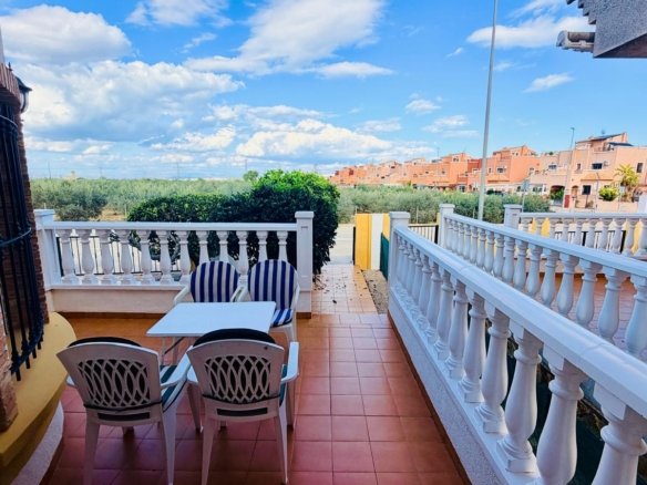 3 Bedroom 2 Bathroom Villa in Los Montesinos - Caza De Casa