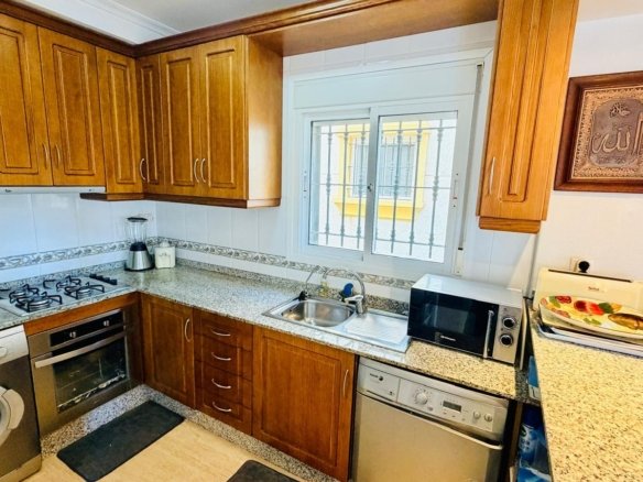 3 Bedroom 2 Bathroom Villa in Los Montesinos - Caza De Casa