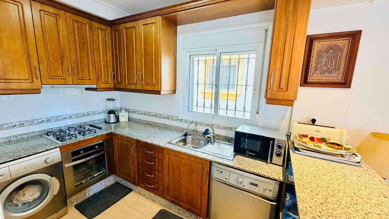 o_1k5hs3ut3ed51kamu6k1pps16t42e 3 Bedroom 2 Bathroom Villa in Los Montesinos - Caza De Casa