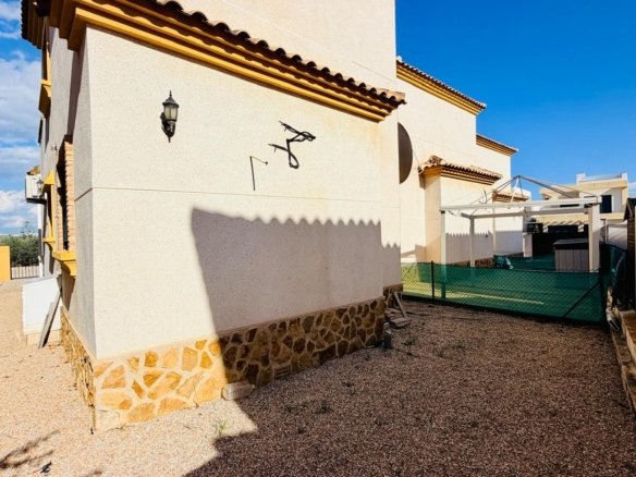 3 Bedroom 2 Bathroom Villa in Los Montesinos - Caza De Casa