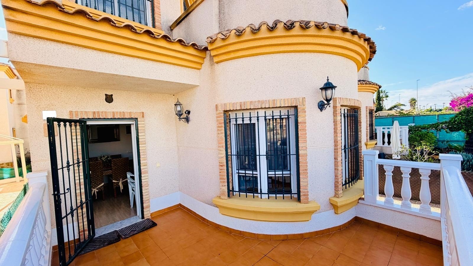 o_1k5hs3ut458j1ef218rdrrm6e335 3 Bedroom 2 Bathroom Villa in Los Montesinos - Caza De Casa