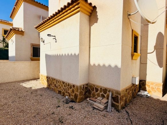 3 Bedroom 2 Bathroom Villa in Los Montesinos - Caza De Casa