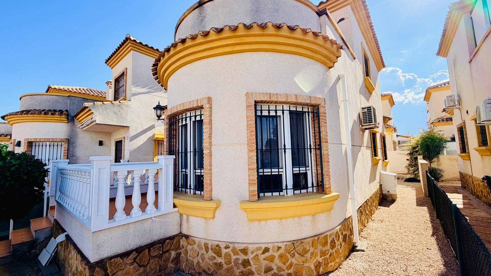 o_1k5hs3ut4i2uplt2dg1lte1b3o31 3 Bedroom 2 Bathroom Villa in Los Montesinos - Caza De Casa