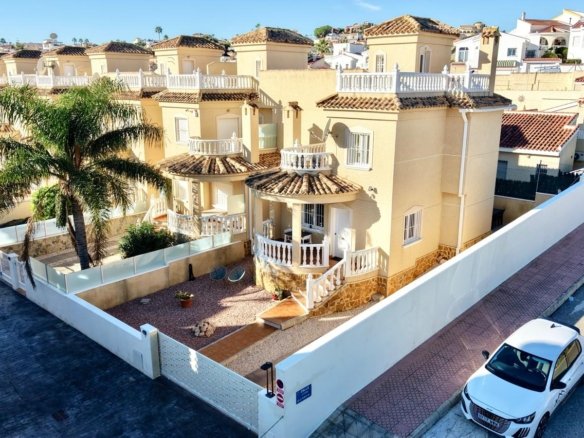 3 Bedroom 2 Bathroom Town House in Ciudad Quesada - Caza De Casa
